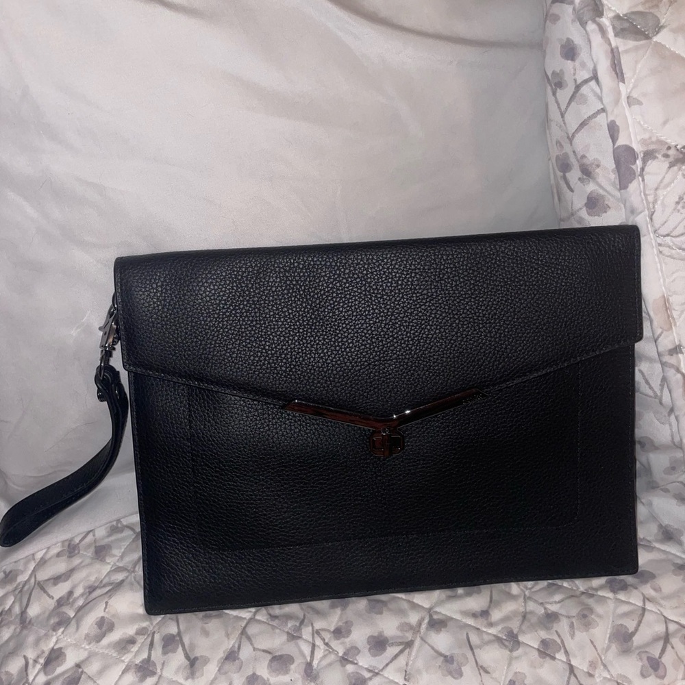Large wristlet